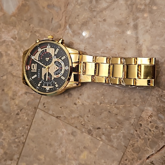 Mens gold geneva watch - Picture 2 of 3